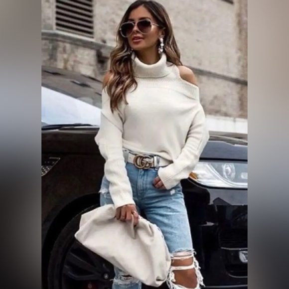 Slouchy Turtleneck Cold Shoulder Transcends Back- Ribbed Trim Cuffs Rare Sweater - Picture 4 of 11